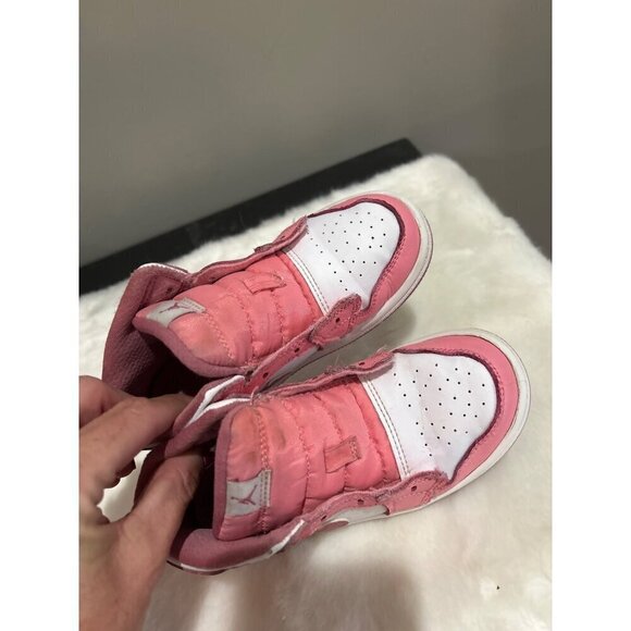 Nike Air Jordan 1 Mid Valentine's Day Sneaker Pink Kids Size 10C - Picture 8 of 11